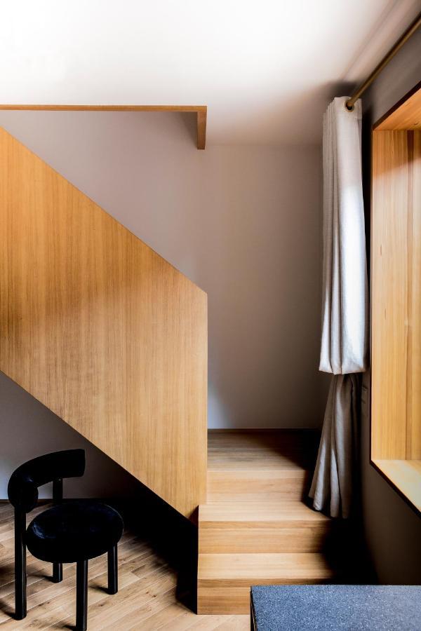 Kai 36 - Hotel Zwischen Fels Und Fluss 格拉茨 外观 照片 Detail of the staircase