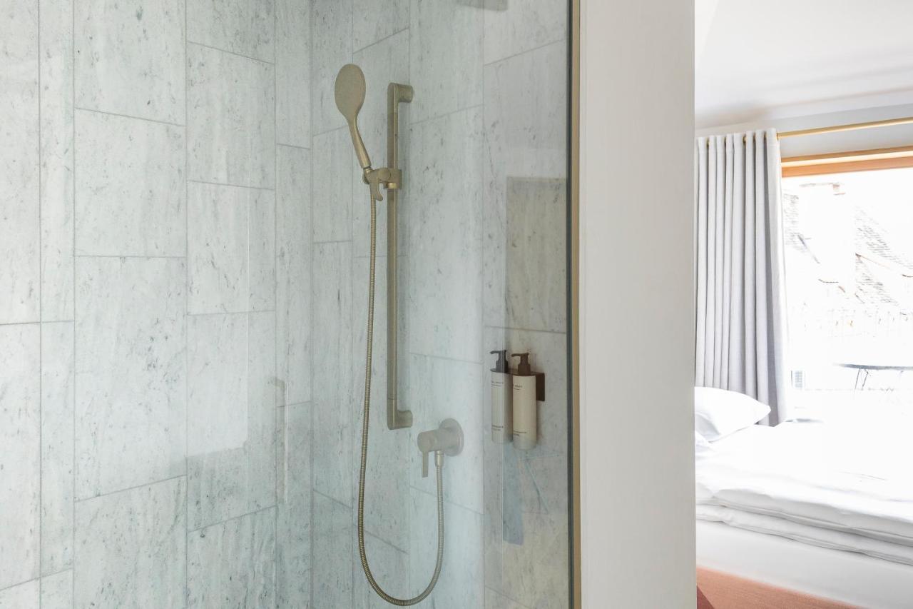 Kai 36 - Hotel Zwischen Fels Und Fluss 格拉茨 外观 照片 A shower