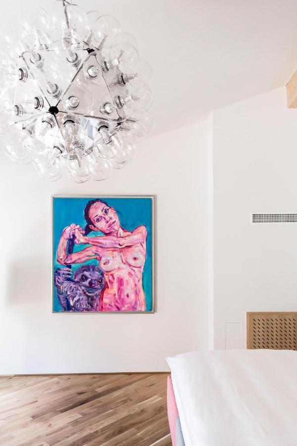Kai 36 - Hotel Zwischen Fels Und Fluss 格拉茨 外观 照片 Painting by Yana Borisova