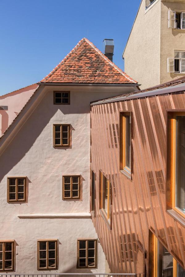 Kai 36 - Hotel Zwischen Fels Und Fluss 格拉茨 外观 照片 Copper cladding on a house in Regensburg, Germany