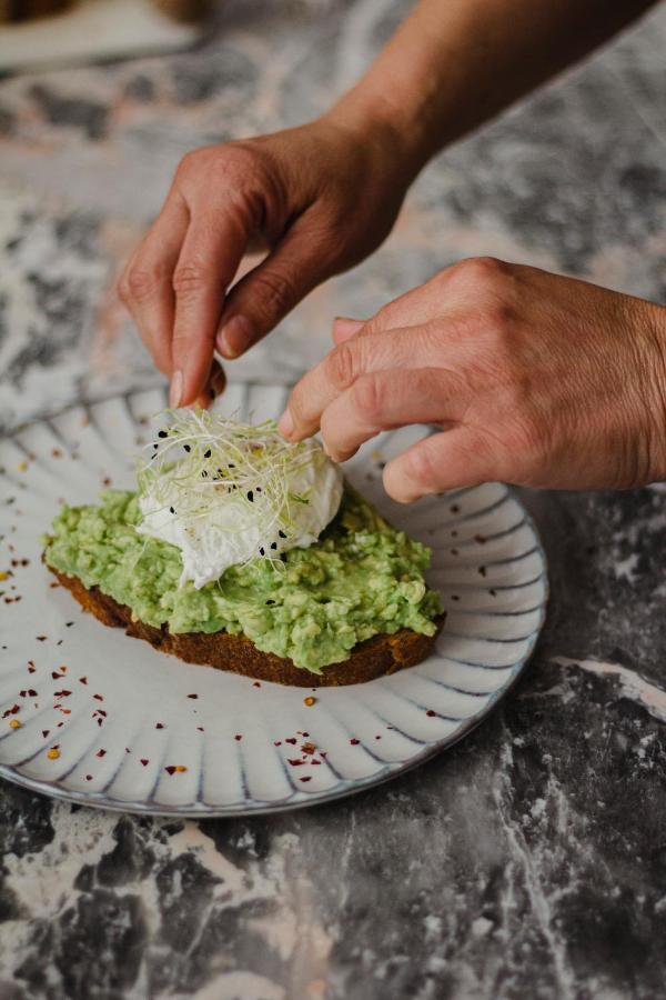 Kai 36 - Hotel Zwischen Fels Und Fluss 格拉茨 外观 照片 Avocado toast