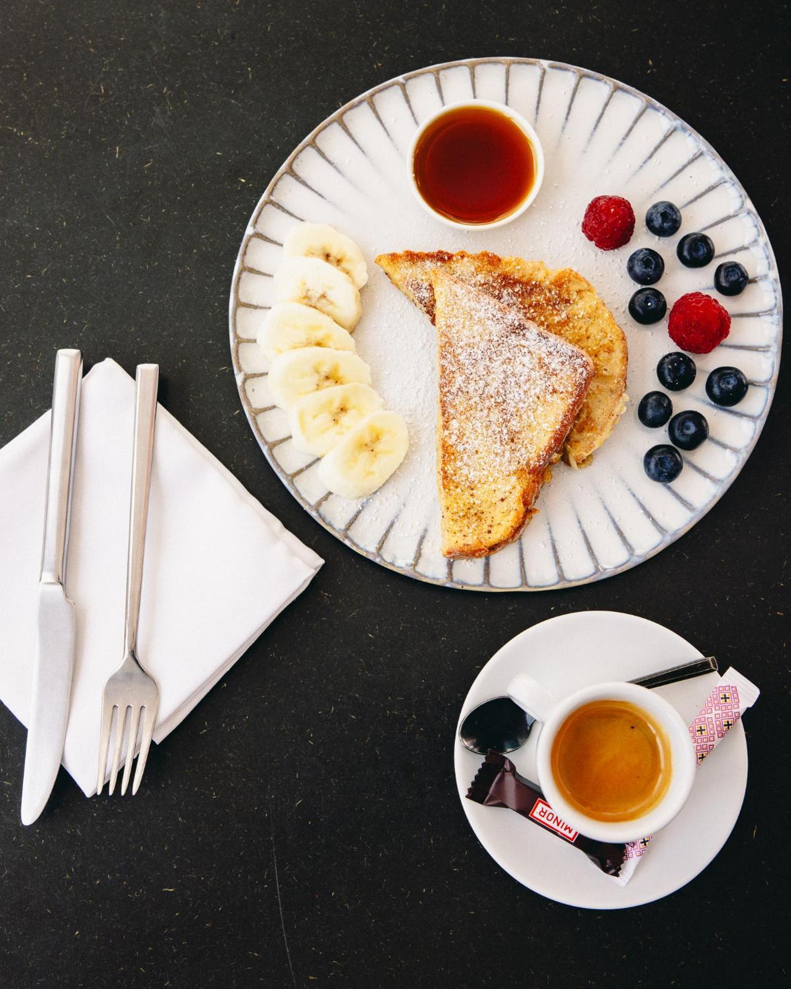 Kai 36 - Hotel Zwischen Fels Und Fluss 格拉茨 外观 照片 French toast with fruit and tea
